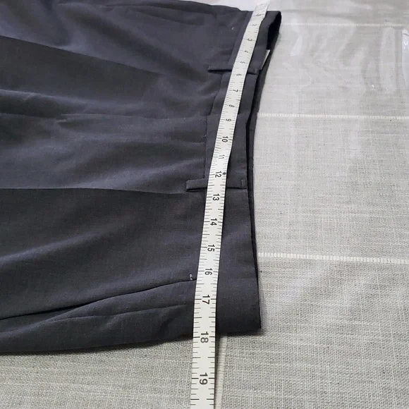 HUGO Boss Dieselstrasse 12 gray wool lined flat front Pants, Size 34R